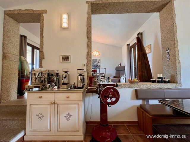 Mediterranes Anwesen mit Weinberg, Olivenhain & Meerblick – Badesi, Sardinien