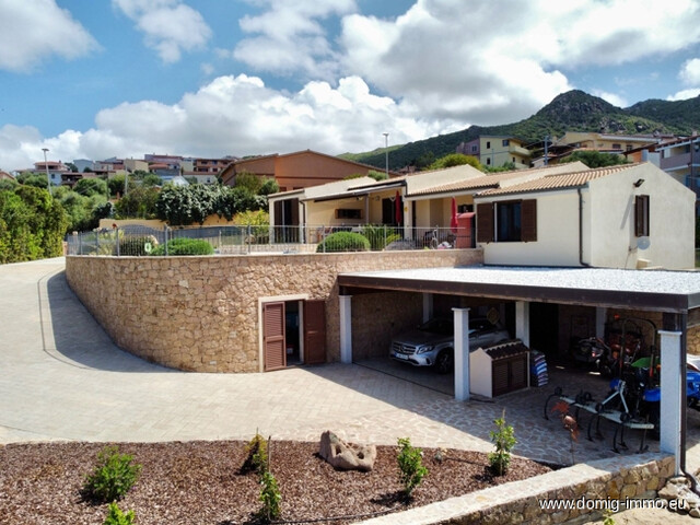 Mediterranes Anwesen mit Weinberg, Olivenhain & Meerblick – Badesi, Sardinien