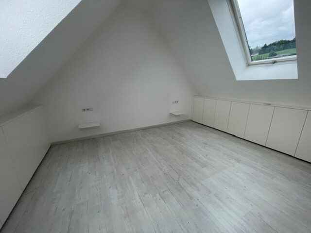 Doppelstöckige 3,5 Zimmer Wohnung zu vermieten