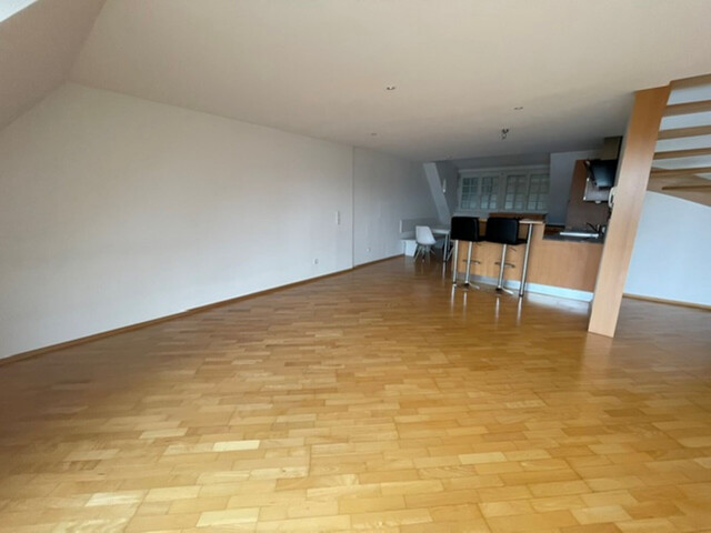 Doppelstöckige 3,5 Zimmer Wohnung zu vermieten
