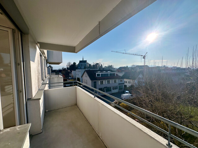 "ohne Provision" geräumige, helle 3,5 Zimmer Wohnung - drei Balkone