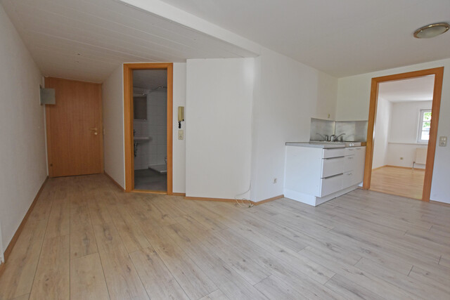 MITTEN IM DORFZENTRUM: Gemütliche 1,5 Zi-Wohnung