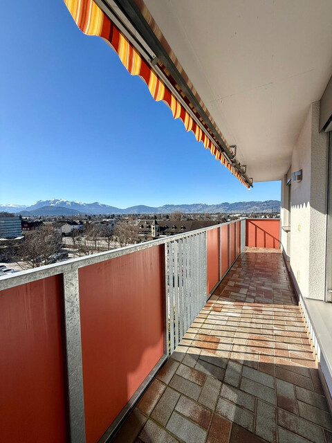 Familienfreundliche  4-Zimmer-Dachgeschosswohnung in guter Lage in Hohenems zum Verkauf oder Möglichkeit auf Mietkauf!