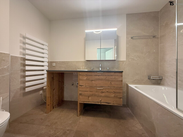 Bürserberg: Neuwertige 2-Zimmer-Terrassenwohnung ca. 59 m2 mit exklusiver Panorama-Terrasse ca. 21 m2
