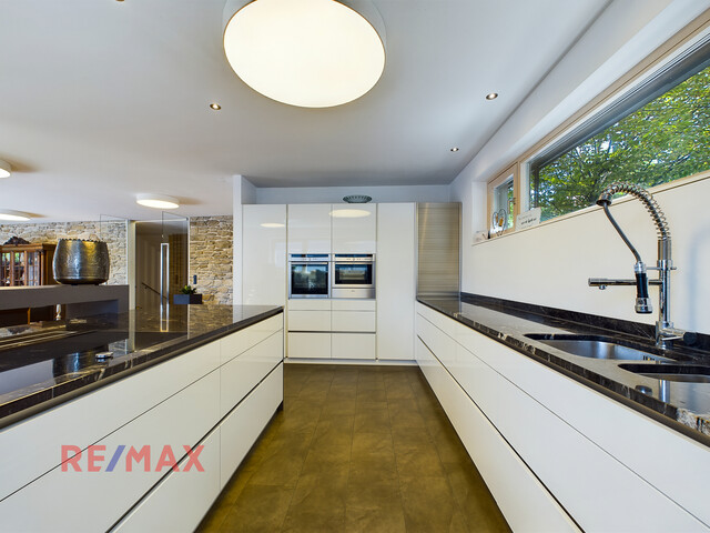 Vielseitige Immobilie in Bregenz zu verkaufen: Wohnen und Arbeiten unter einem Dach.