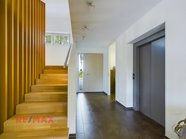 Vielseitige Immobilie in Bregenz zu verkaufen: Wohnen und Arbeiten unter einem Dach.