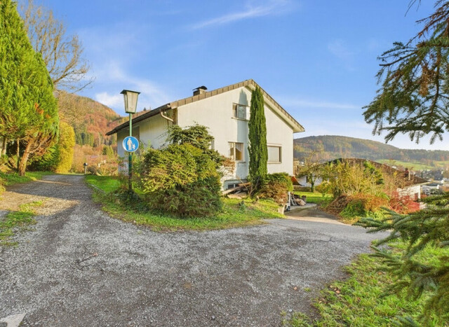 Grundstück in beliebter Hanglage in Klaus mit Altbestand