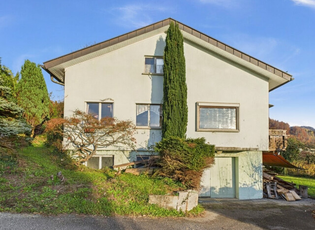 Grundstück in beliebter Hanglage in Klaus mit Altbestand