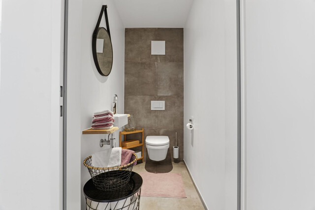 Hard: Hochmoderne 3-Zimmer-Wohnung in begehrter Lage mit riesiger Terrasse, zwei Autoabstellplätzen und vielen weiteren Highlights!