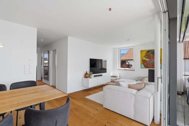 Hard: Hochmoderne 3-Zimmer-Wohnung in begehrter Lage mit riesiger Terrasse, zwei Autoabstellplätzen und vielen weiteren Highlights!