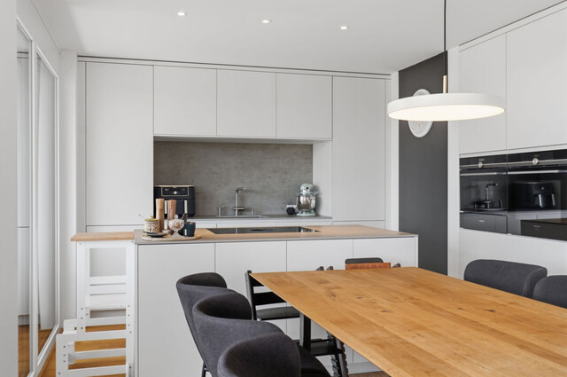 Hard: Hochmoderne 3-Zimmer-Wohnung in begehrter Lage mit riesiger Terrasse, zwei Autoabstellplätzen und vielen weiteren Highlights!