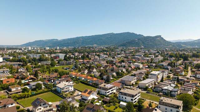 Hard: Hochmoderne 3-Zimmer-Wohnung in begehrter Lage mit riesiger Terrasse, zwei Autoabstellplätzen und vielen weiteren Highlights!