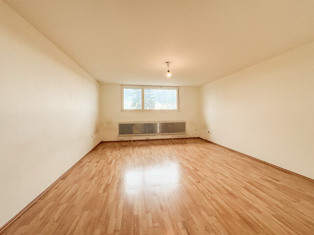 3-Zimmerwohnung im Dachgeschoss (Pauschalmiete inkl. BK & Strom) Top7