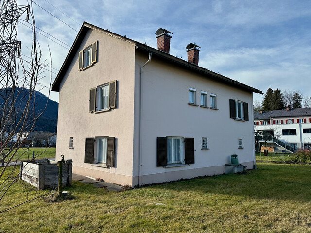 Einfamilienhaus mit schönem Grundstück