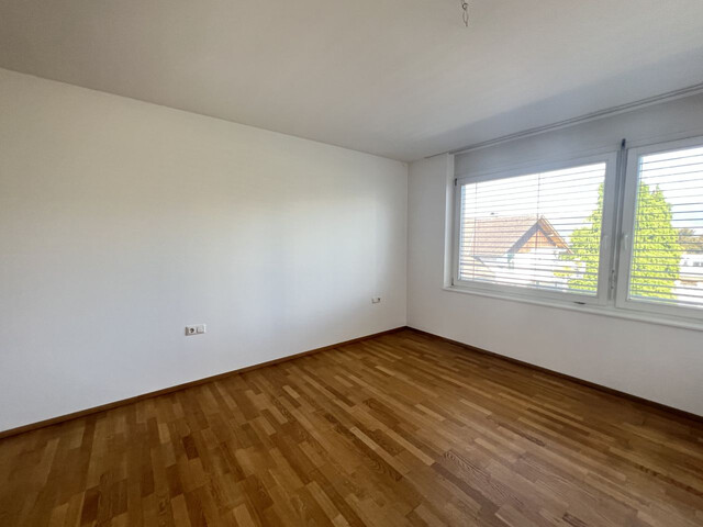 LICHTDURCHFLUTETE 4-ZIMMER DACHGESCHOSSWOHNUNG DIREKT IM ZENTRUM!