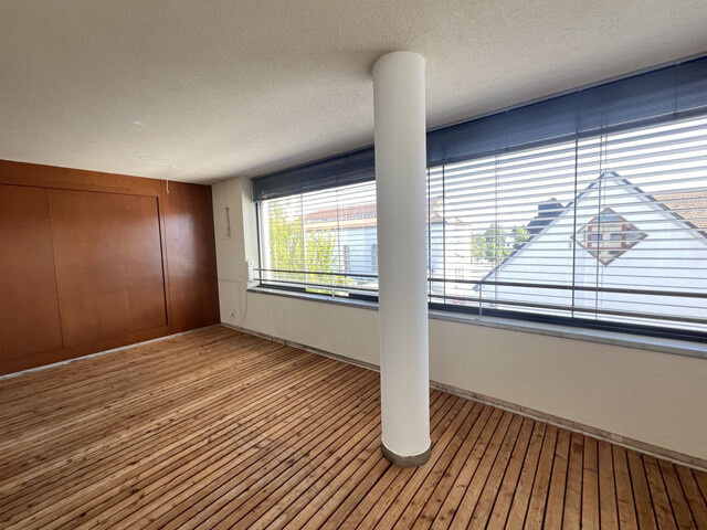 LICHTDURCHFLUTETE 4-ZIMMER DACHGESCHOSSWOHNUNG DIREKT IM ZENTRUM!