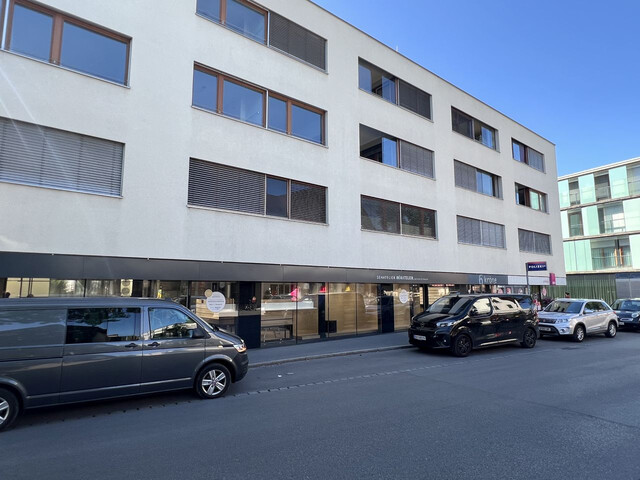 LICHTDURCHFLUTETE 4-ZIMMER DACHGESCHOSSWOHNUNG DIREKT IM ZENTRUM!