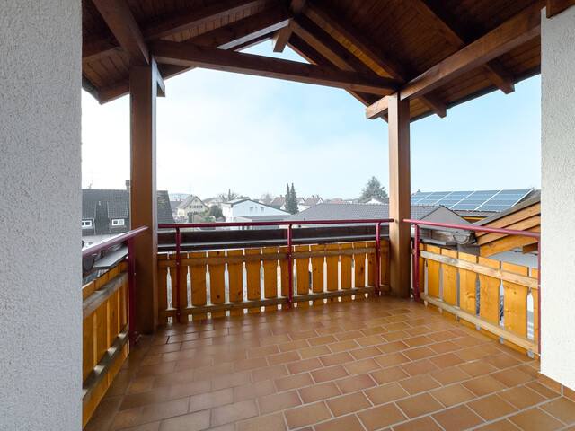 Sonnige 3,5-Zimmer-Dachgeschosswohnung mit Garage in ruhiger Lage in Hard