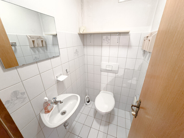 Sonnige 3,5-Zimmer-Dachgeschosswohnung mit Garage in ruhiger Lage in Hard