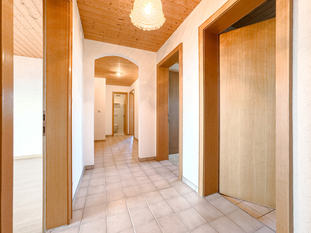 Sonnige 3,5-Zimmer-Dachgeschosswohnung mit Garage in ruhiger Lage in Hard