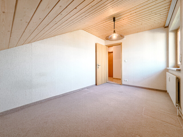 Sonnige 3,5-Zimmer-Dachgeschosswohnung mit Garage in ruhiger Lage in Hard