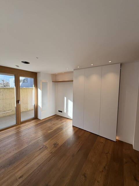 Exklusive 7-Zimmer-Gartenwohnung mit Pool & vielen Extras