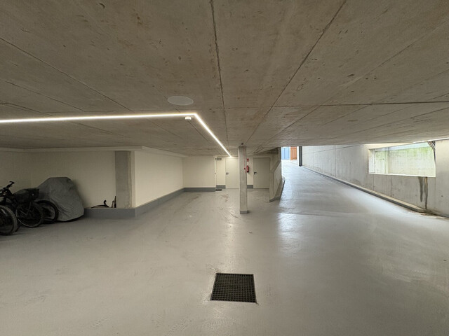 Exklusive 7-Zimmer-Gartenwohnung mit Pool & vielen Extras