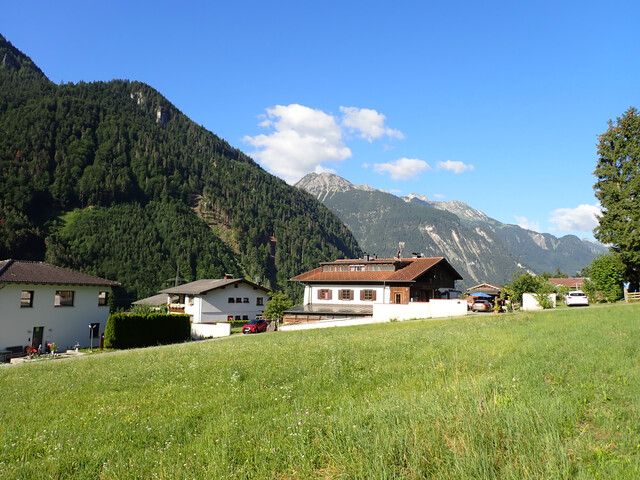 Bludenz-.Oberradin... Baugrundstück… Südhanglage, ideale Größe und verkehrsberuhigt…