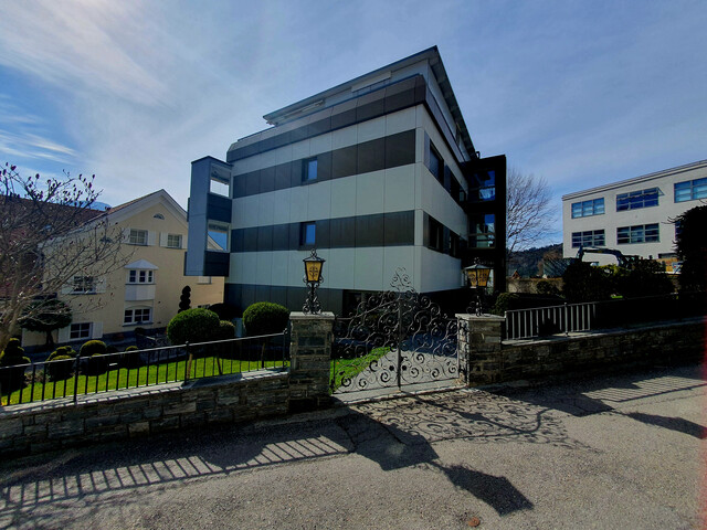 Charmante Gewerbefläche in attraktiver Hanglage