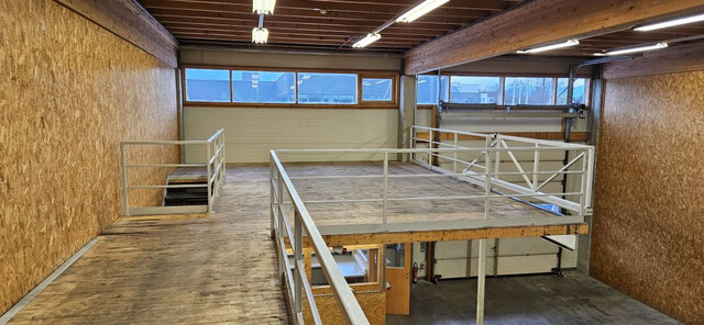 Halle/Werkstatt und Büroflächen im Betriebsgebiet Schwefel zu verkaufen