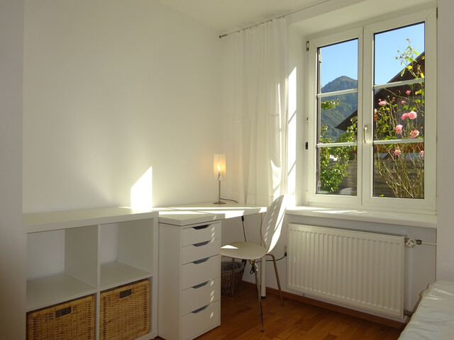 3 Zimmer mit grosser Wohn- Essküche möbliert und mit Garten  für ein paar Wochen oder Monate