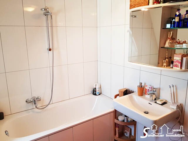 Schöne 4 - Zimmer - Dachgeschosswohung in einem ruhigen Zweifamilienwohnhaus in Altach!
