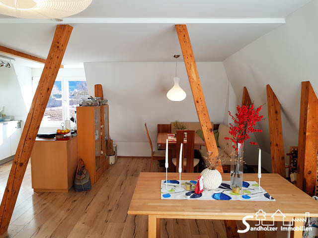 Schöne 4 - Zimmer - Dachgeschosswohung in einem ruhigen Zweifamilienwohnhaus in Altach!