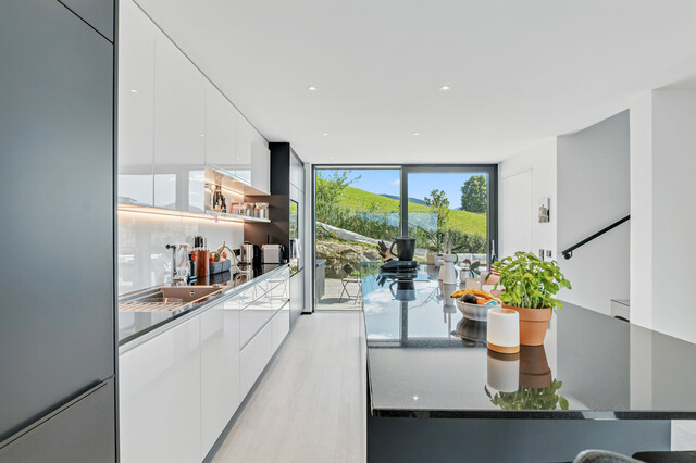 Exklusives Wohnen am Bodensee: Eckreihenhaus mit Pool und Bodenseeblick!