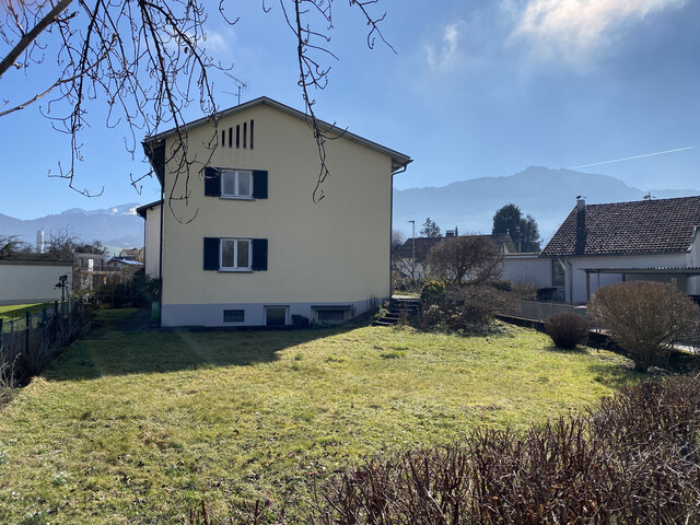 Sonniges Einfamilienhaus mit großem Garten und Dachterrasse in ruhiger Lage von Dornbirn