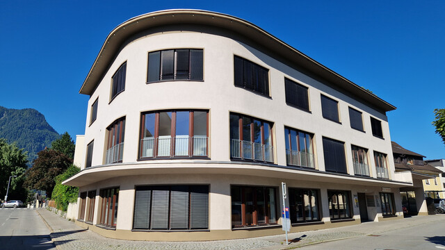 Interessante und vielseitige Büro- und Geschäftsfläche in zentraler Lage zu verkaufen