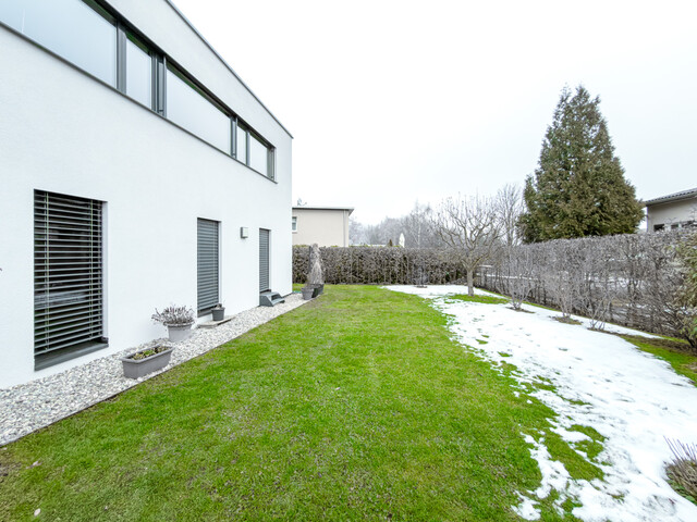Exklusives Einfamilienhaus mit großzügigem Garten in ruhiger Lage von Koblach