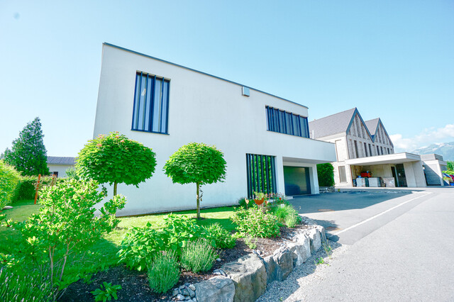 Exklusives Einfamilienhaus mit großzügigem Garten in ruhiger Lage von Koblach