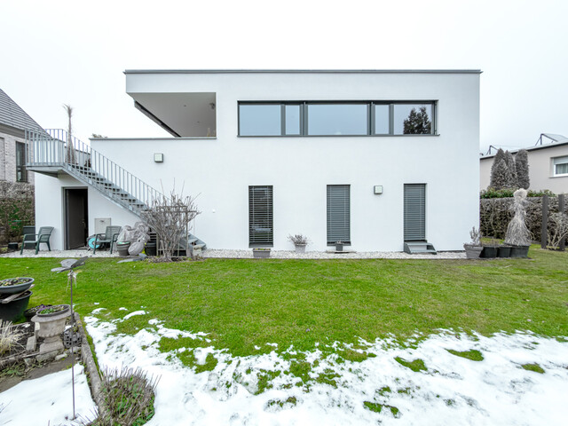 Exklusives Einfamilienhaus mit großzügigem Garten in ruhiger Lage von Koblach