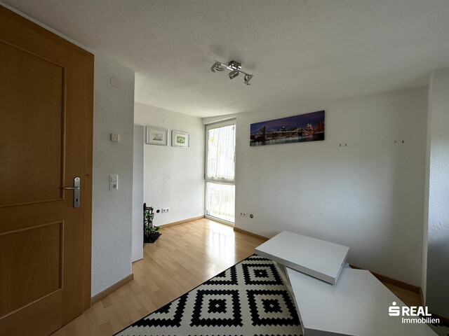 Familientraum: Schönes Einfamilienhaus mit Pool in ruhiger Lage