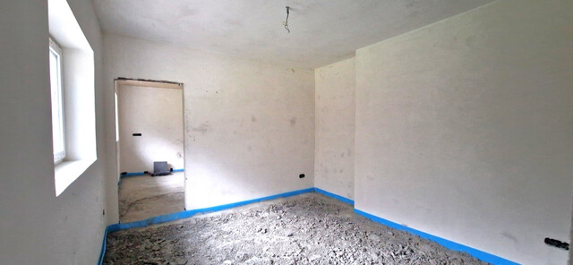 Rohbau: Mitarbeiterhaus mit 7 Wohneinheiten in Braz