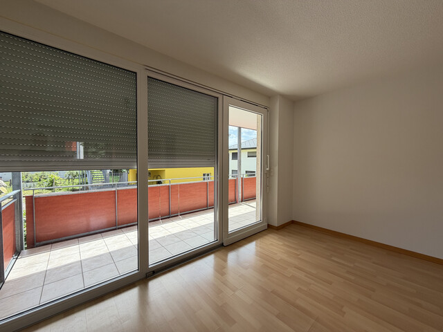 Schöne und sonnige  3-Zimmer-Wohnung mit 2 Tiefgaragenplätzen