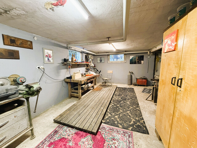 großzügigem Grundstück mit älteres Einfamilienhaus
