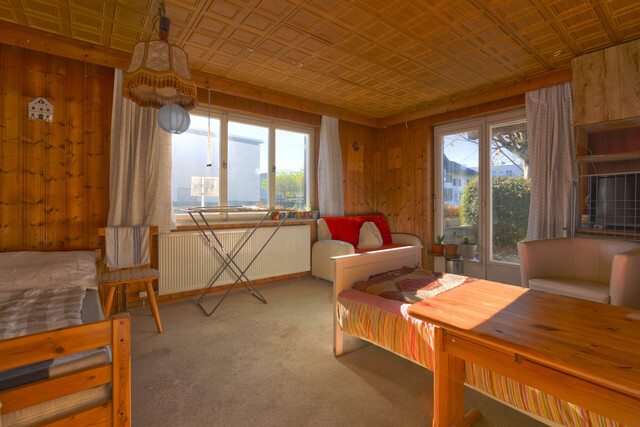 Sanierungsbedürftiges Einfamilienhaus in traumhafter, naturnaher
Lage am Bach