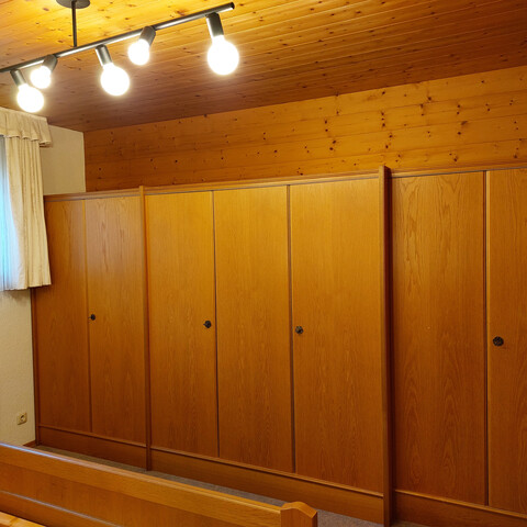 Kleinwohnung in ruhiger sonniger Südhanglage.