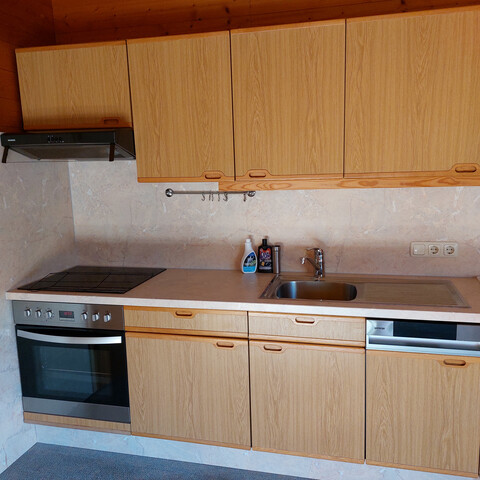 Kleinwohnung in ruhiger sonniger Südhanglage.