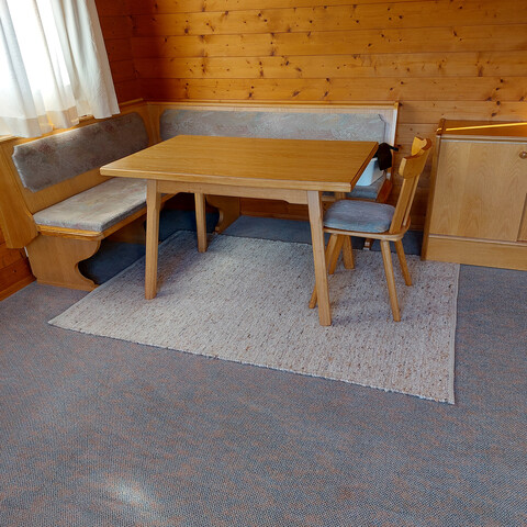 Kleinwohnung in ruhiger sonniger Südhanglage.