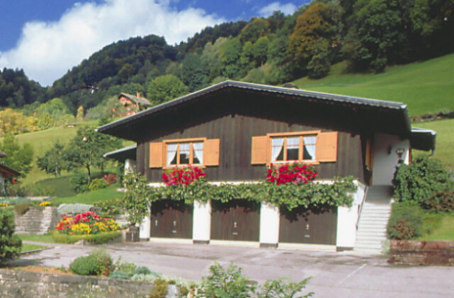 Kleinwohnung in ruhiger sonniger Südhanglage.