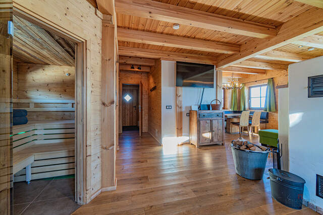 Neuwertiges Chalet Dorf mit Alm-Gasthof in bester Lage am Falkert - direkt neben der "Heidi-Alm"