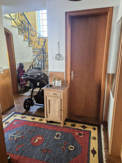 Großzügiges Familienhaus in ruhiger Lage mit Bergblick